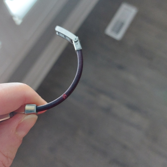 Gucci watch with mother of pearl face + thin brown leather strap - Picture 7 of 9